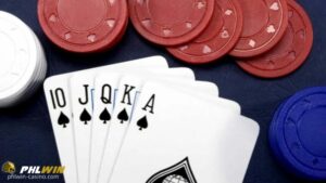 Ang lumalagong katanyagan ng mga online casino ay nagpabago ng interes ng mga tao sa klasikong laro ng poker.